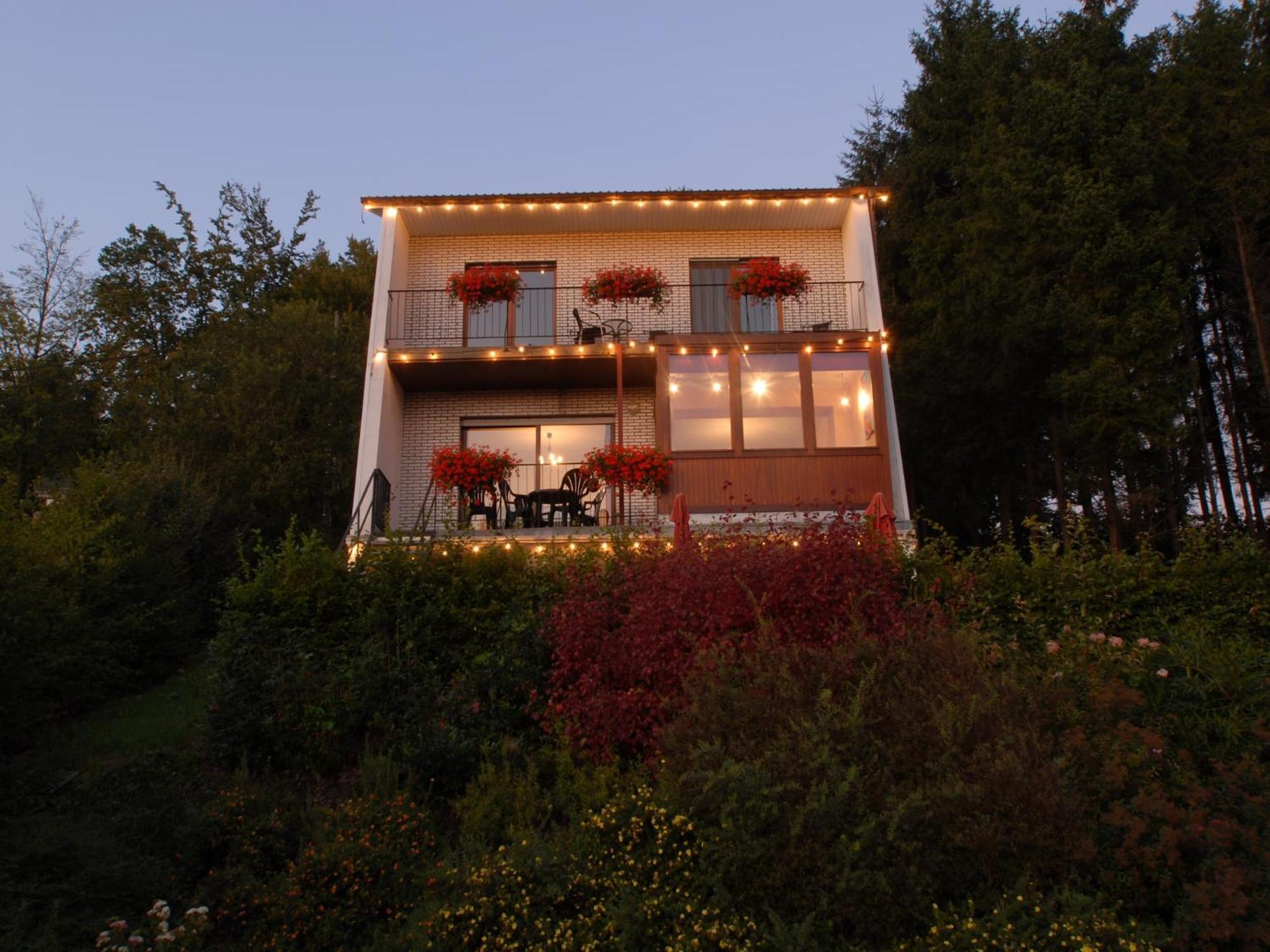 Modish Holiday Home In Waimes With Sauna Ngoại thất bức ảnh